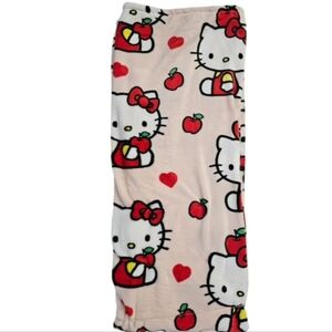 HELLO KITTY W/ HEARTS AND APPLES SILK THROW BLANKET NWT